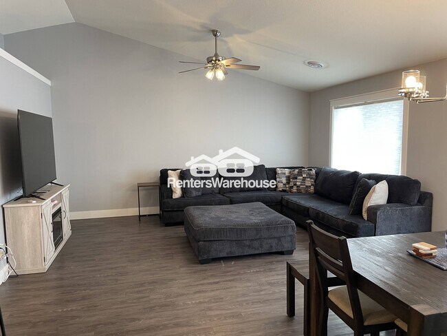 Foto del edificio - 4941 Field Crest Ln