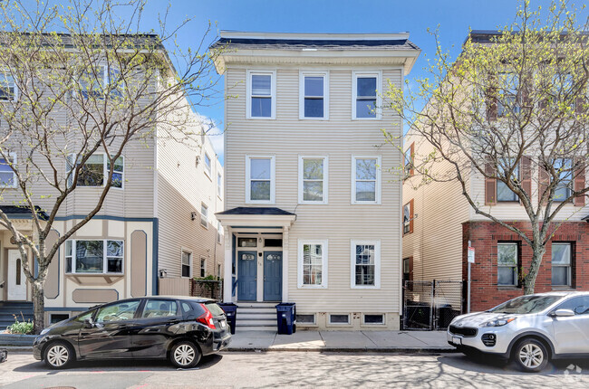 Building Photo - 16 O St