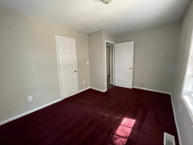 Foto del edificio - 2960 Shady Ln