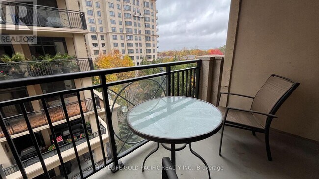 Photo du bâtiment - 650 Sheppard Ave E