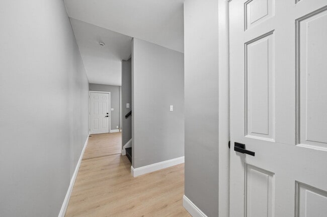 Building Photo - Hymann Heights Apartments
