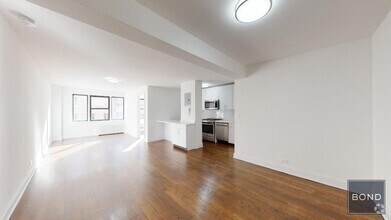 Building Photo - 20 Beekman Pl