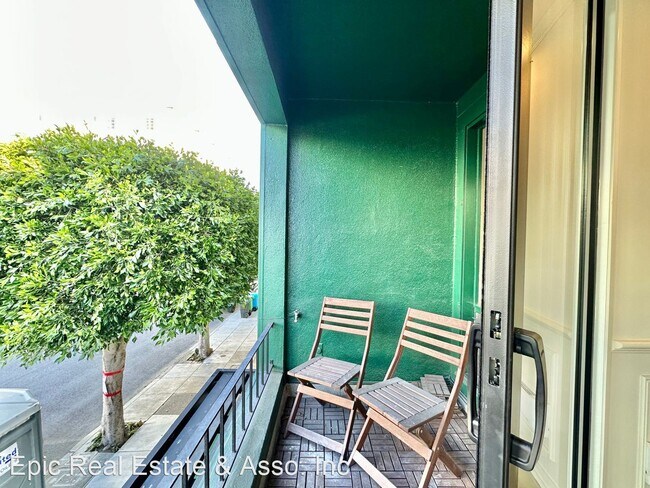 Foto del edificio - 1 br, 2 bath House - 2451 Buchanan Street
