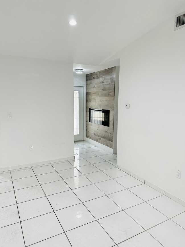 Building Photo - 14050 SW 55th St