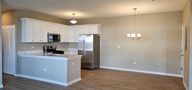 Foto del edificio - Chestnut - 2Br/2Ba Rental Home - First Floor