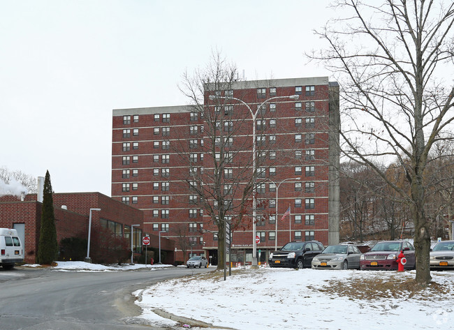 Foto del edificio - Cayuga Plaza Apartments