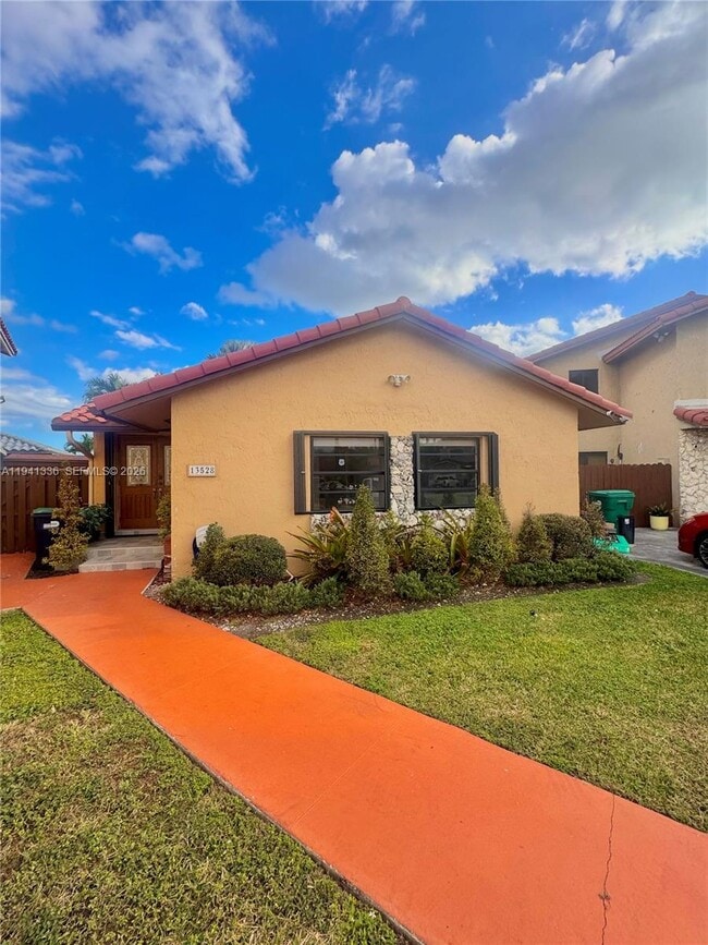 Foto del edificio - 13528 SW 9th Ln