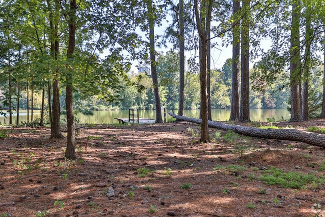 Sendero para caminar - Windy Lakes Apartments