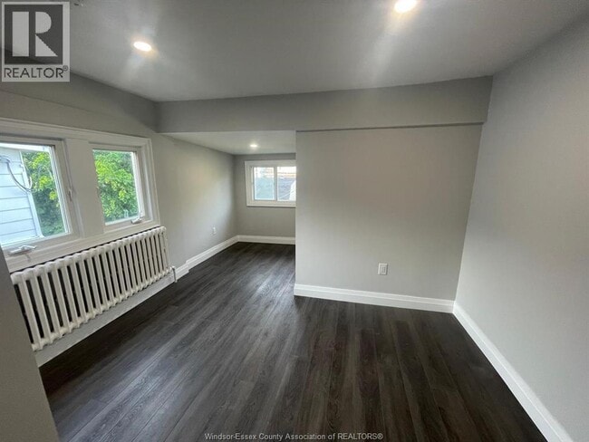Building Photo - 770 Pierre Ave