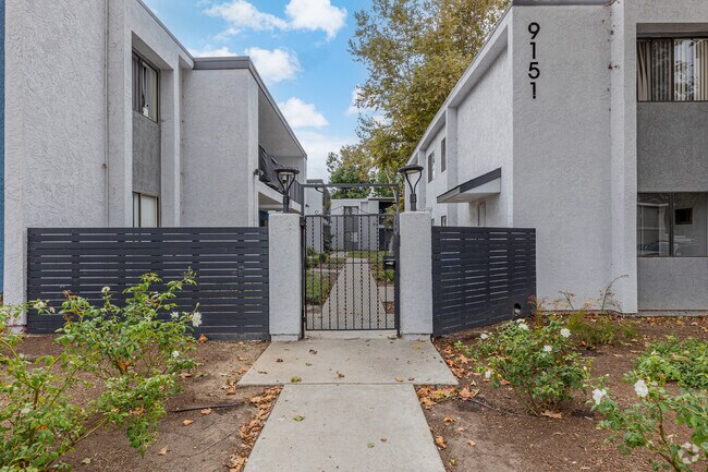 Entrada - Valle at 9151 Kenwood