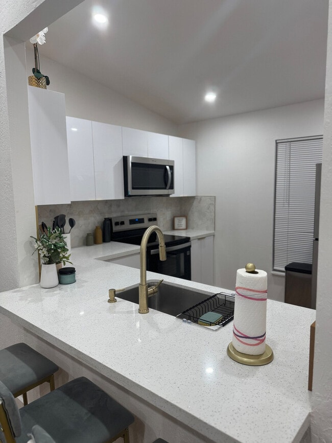 Foto del edificio - 20423 NW 29th Pl