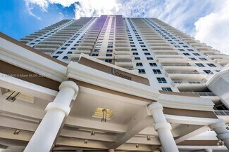 Building Photo - 801 Brickell Key Blvd