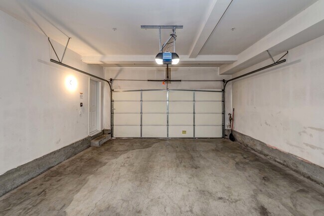 Building Photo - 137 Talmadge