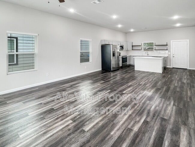 Photo - 3213 Chenault St House