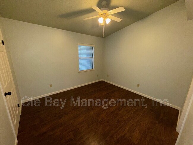 Foto del edificio - 6 Summer Oaks Dr