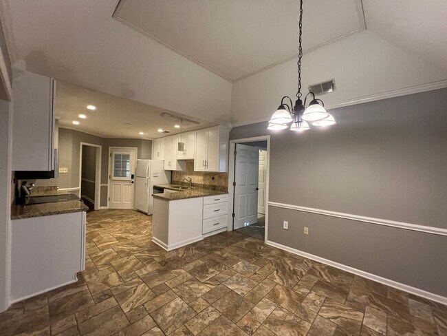 Building Photo - 2805 Morning Woods Dr