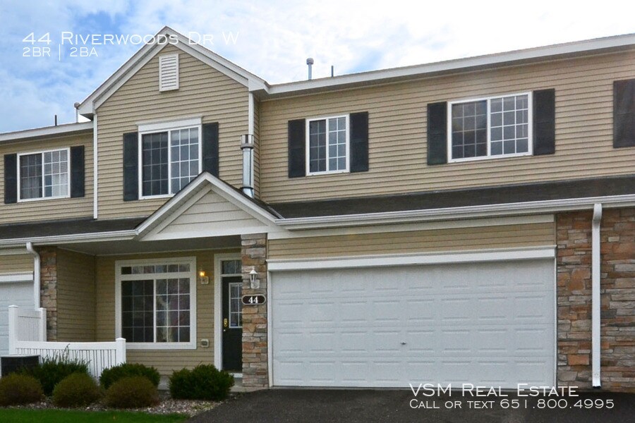 Foto principal - 44 River Woods Dr W