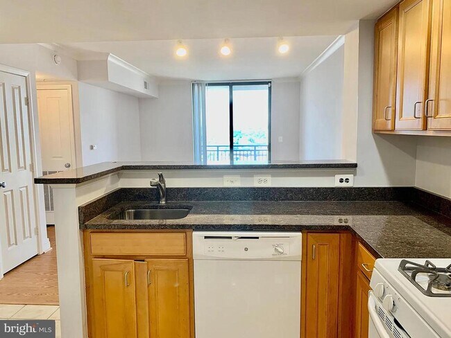 Building Photo - 414 Water St