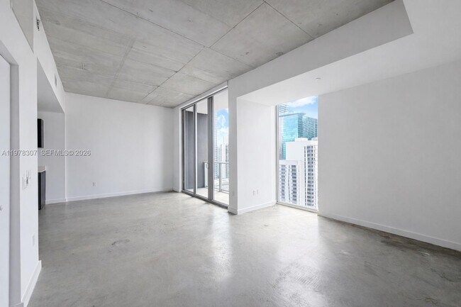 Foto del edificio - 151 SE 1st St