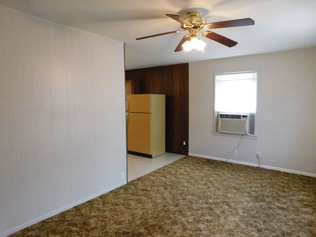 Foto del edificio - Cute 2 bedroom 1 bath duplex in El Dorado,...