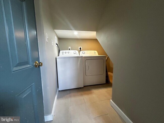 Foto del edificio - 1239 Salford St