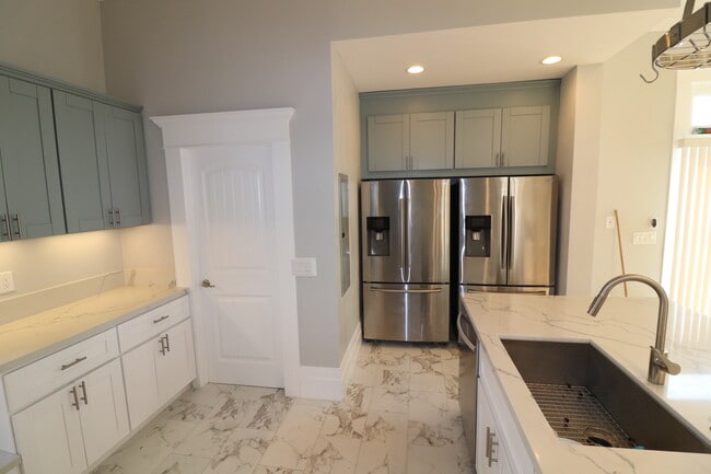 Building Photo - 277 C Ave