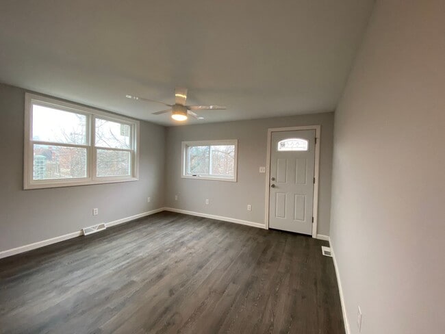 Building Photo - 4933 Yew St