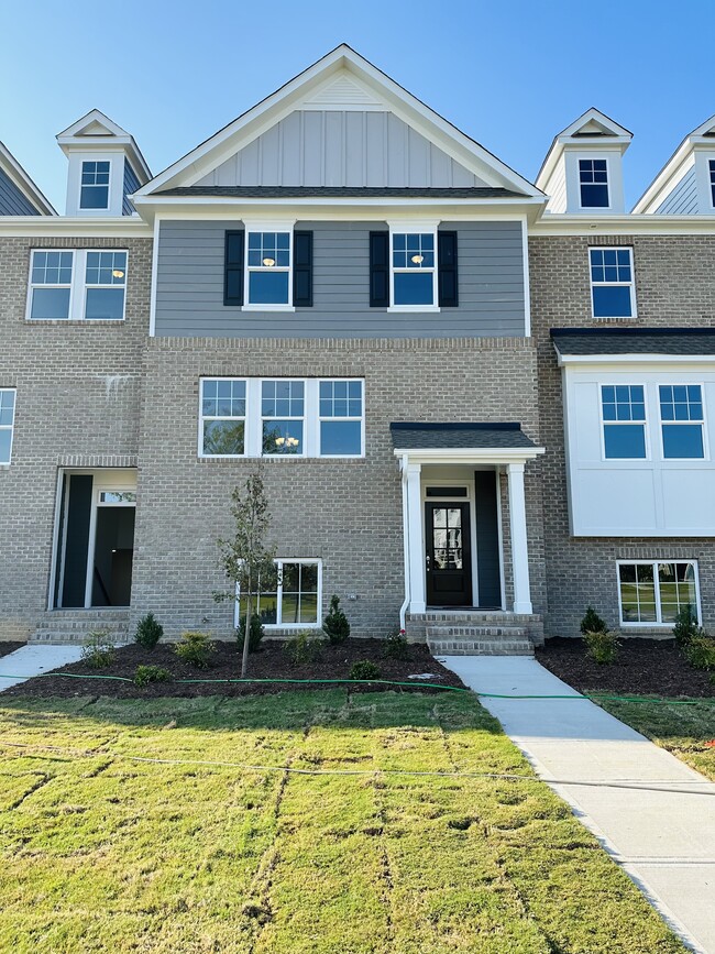 Building Photo - 1319 Herb Garden Way