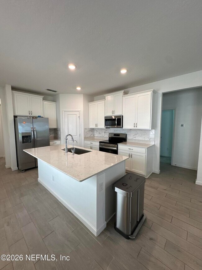 Building Photo - 4002 Haydon Burns Pl