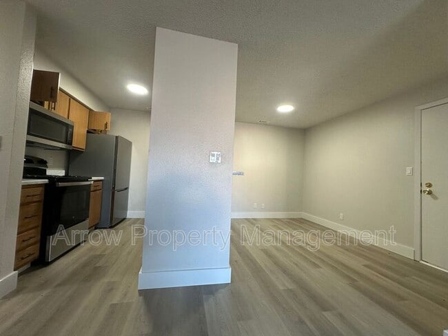 Foto del edificio - 2344 N 44th St