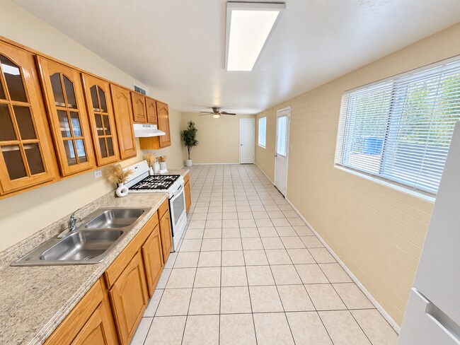 Foto del edificio - 3841 N 63rd Dr