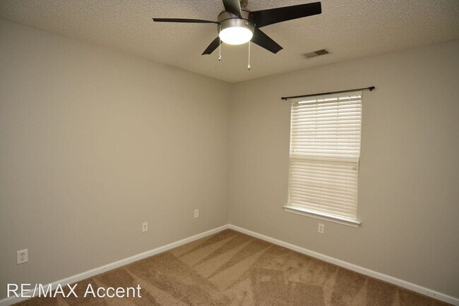 Foto del edificio - 3 br, 2.5 bath House - 825 Canyon Oak Loop