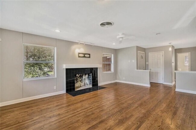 Building Photo - 3313 Bilglade Rd