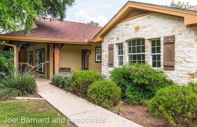 Building Photo - 4 br, 3 bath House - 422 Thousand Oaks Loop