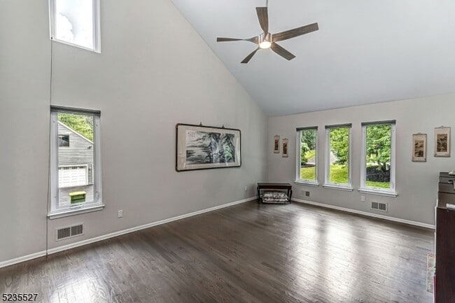 Photo - 33 Highmount Ave House