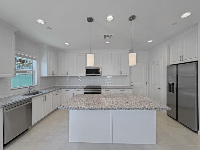 Building Photo - Stunning 4B/2.5BA New Build Home in Oceans...