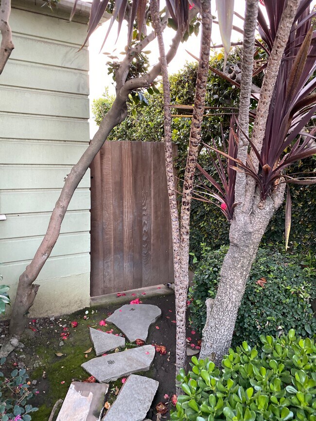 Foto del edificio - 2571 S Bundy Dr