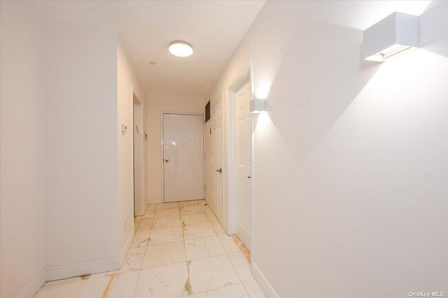 Building Photo - 1 Portico Ct
