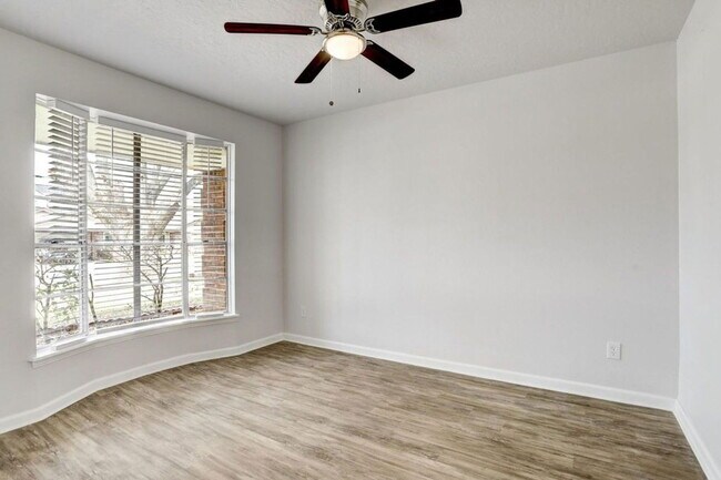 Building Photo - 5613 Armstrong