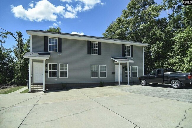Building Photo - 419 S Gregg St