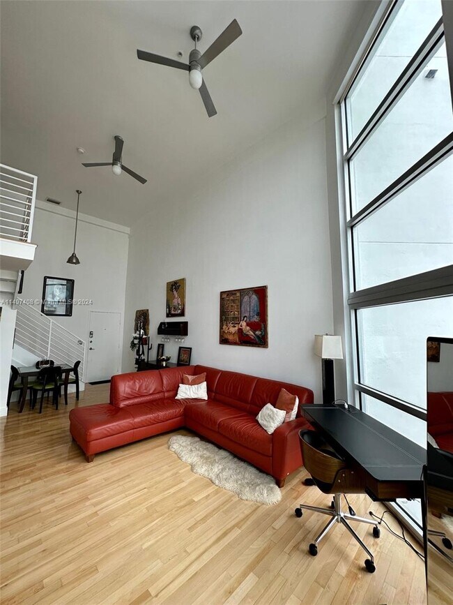 Building Photo - 7728 Collins Ave