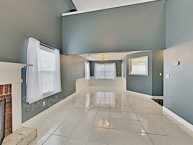Building Photo - 1705 Queen Victoria Ct