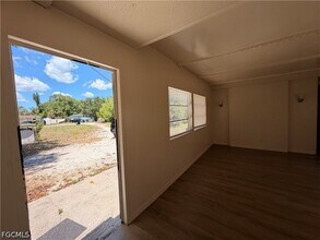 Building Photo - 8205 Suncoast Dr