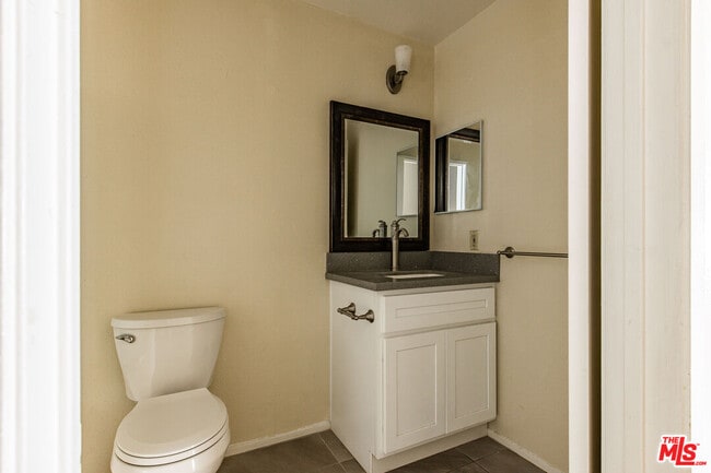 Foto del edificio - 820 S St Andrews Pl