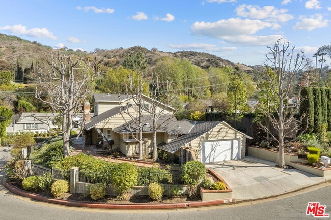 Building Photo - 3734 Loadstone Dr