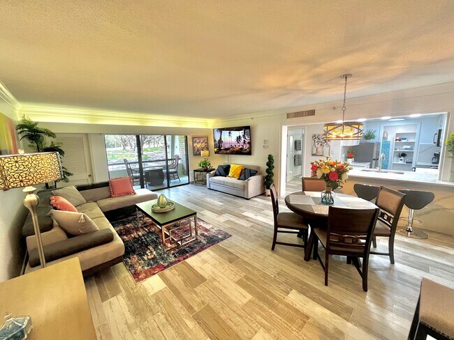Building Photo - Luxurious Modern 1Bed/1Bath Condo inside I...