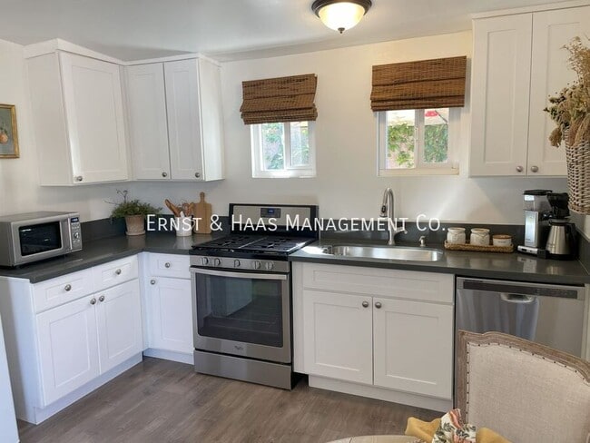 Building Photo - 2016 1/2 W 146th Pl-