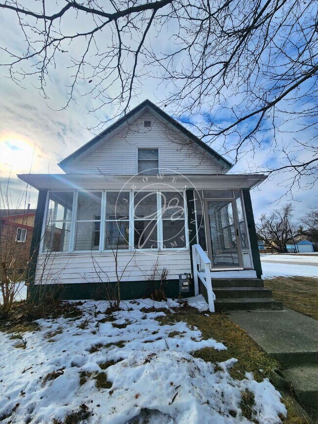 Foto del edificio - 4 bed 2 bath home with over 1600 Sq Feet!