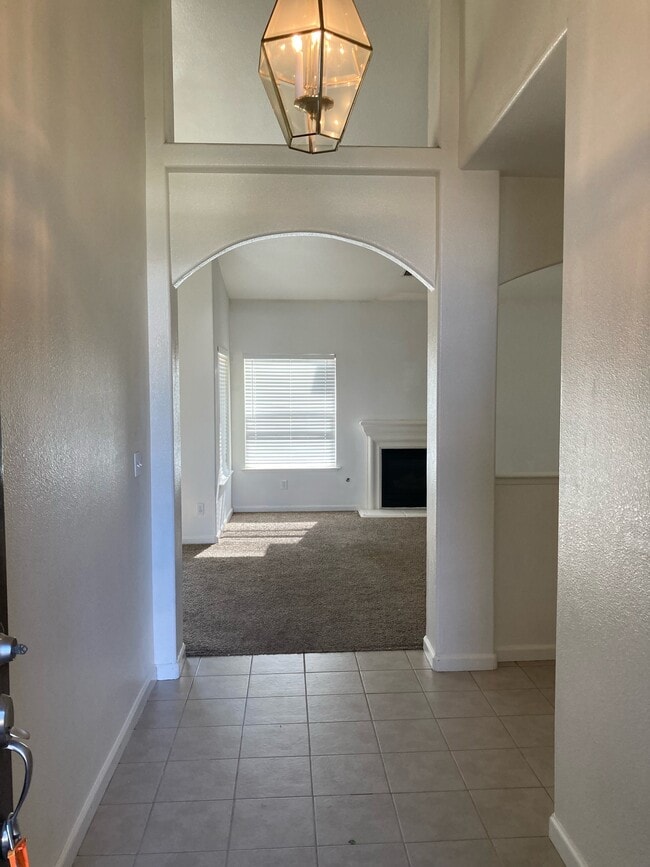 Building Photo - 1575 Tulip St