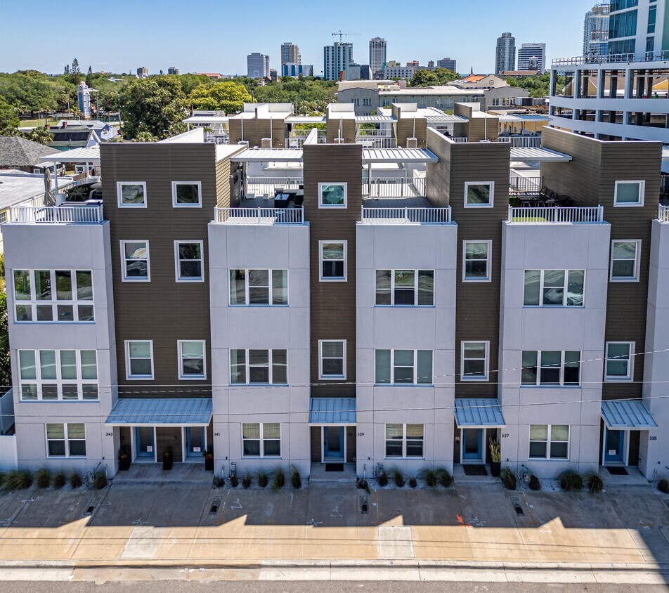 Foto principal - 339 8th St N